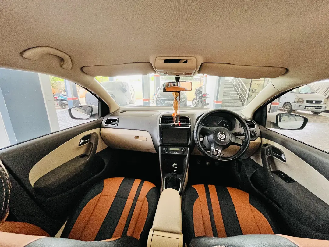 volkswagen vento (2012) - Image 7