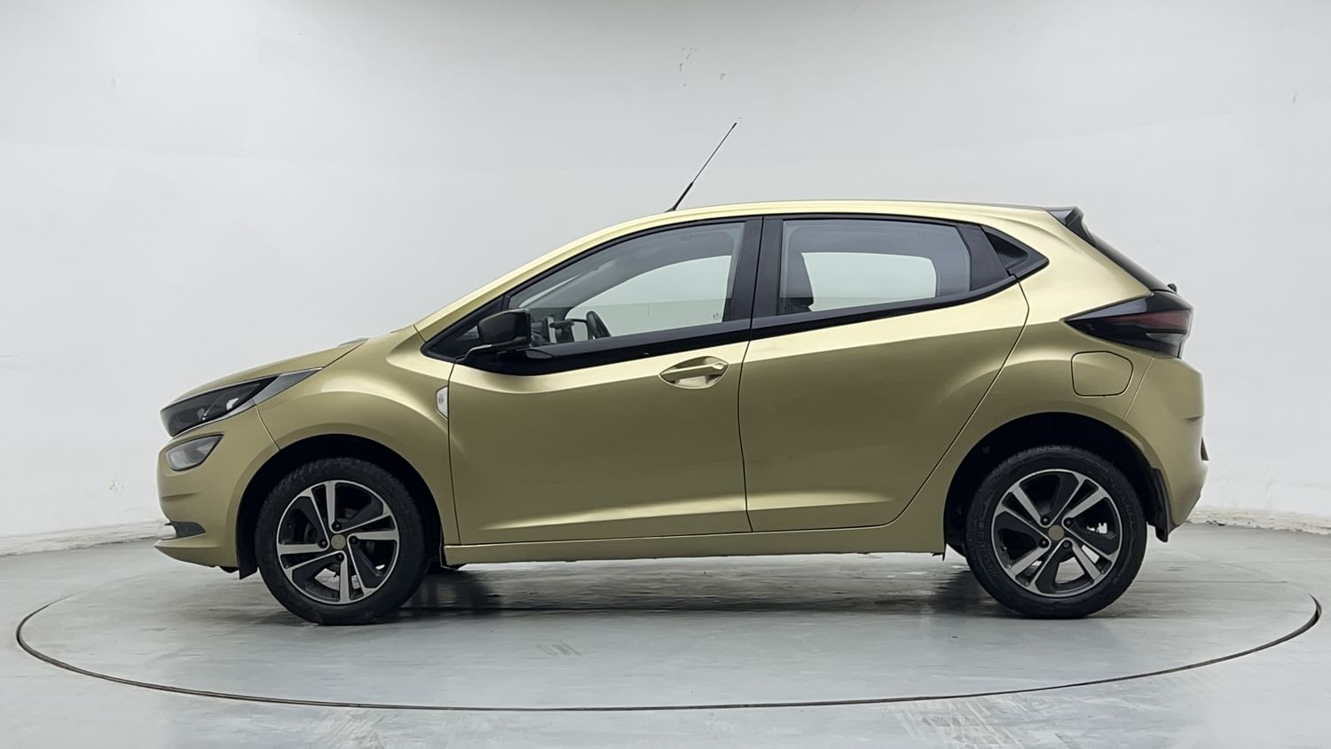 tata altroz (2020) - Image 9