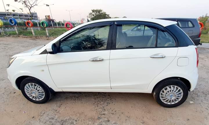 tata bolt (2017) - Image 4