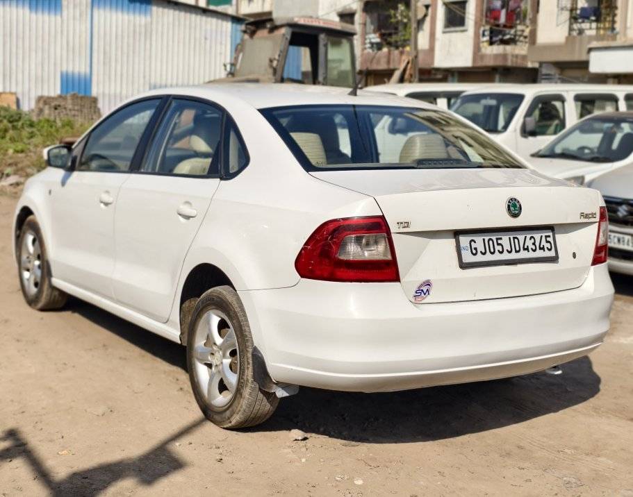 skoda rapid (2013) - Image 10