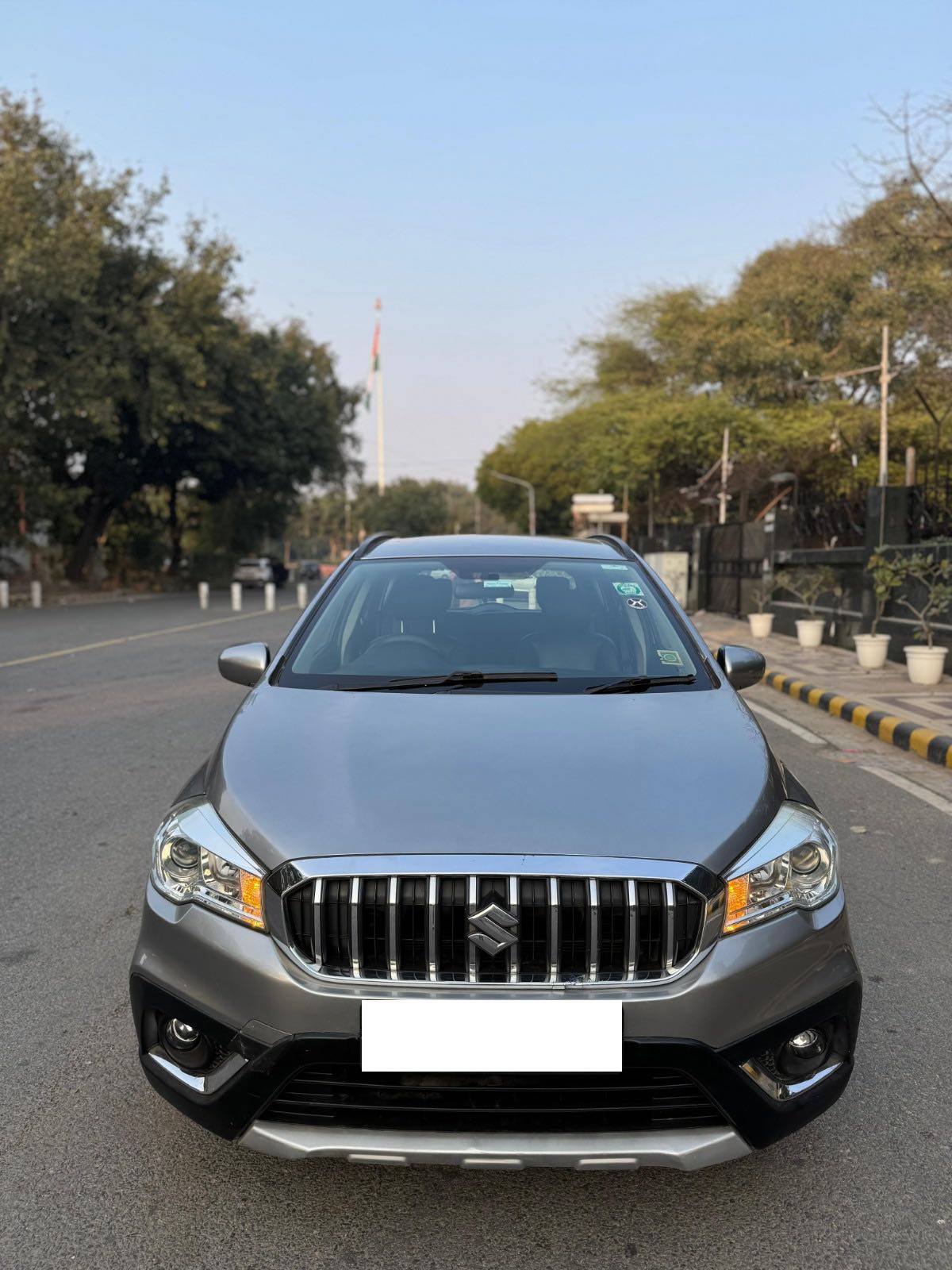 maruti suzuki s-cross (2016) - Image 7