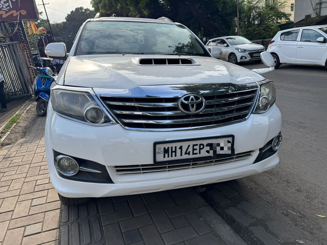 toyota fortuner (2015) - Image 9