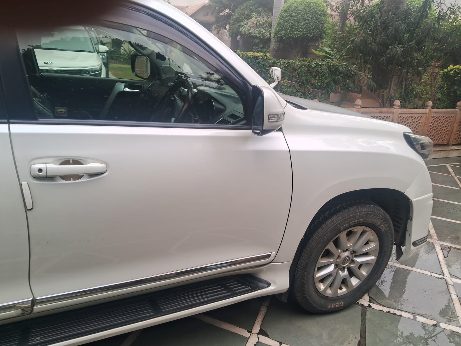 toyota prado (2015) - Image 4