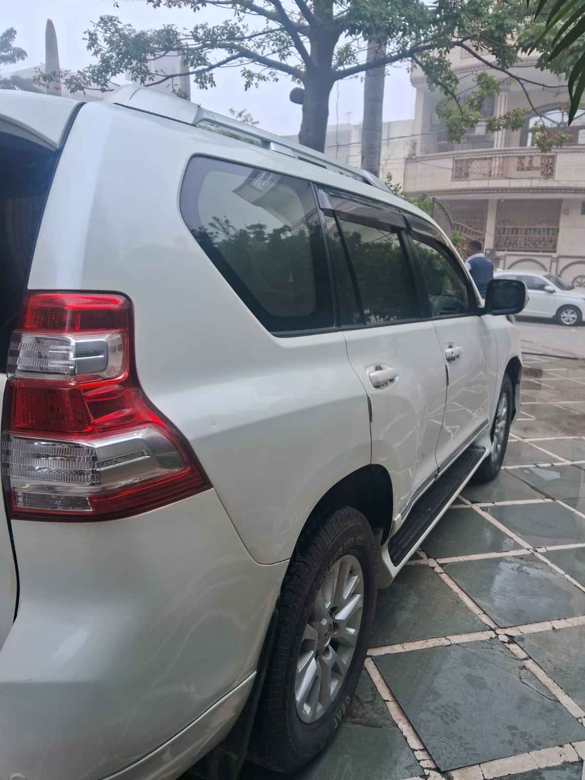 toyota prado (2015) - Image 5