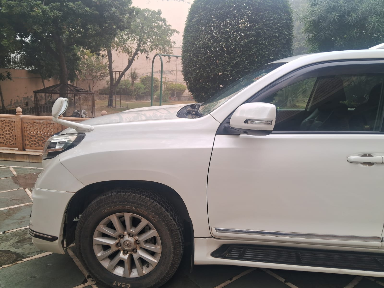 toyota prado (2015) - Image 7