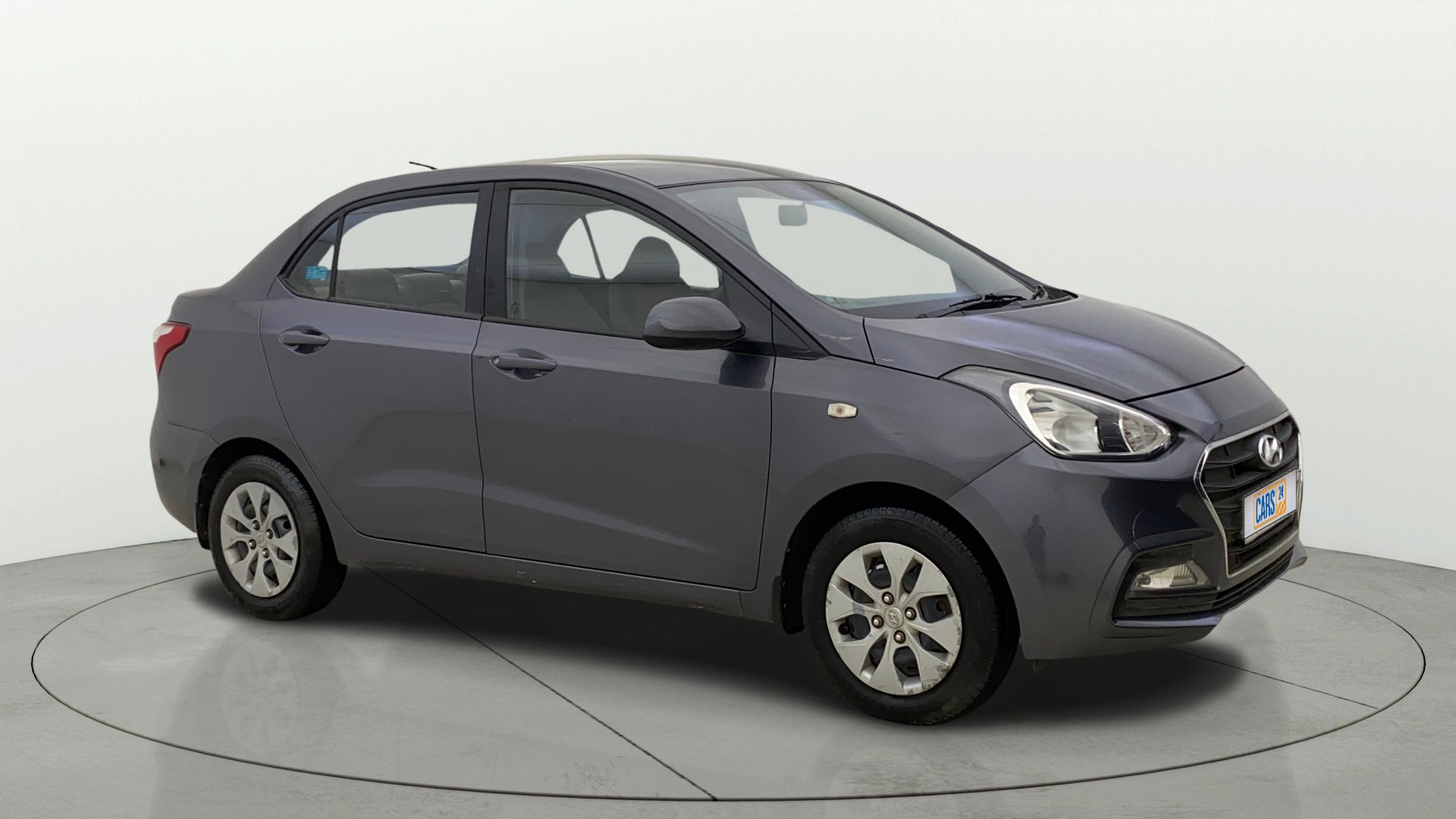 hyundai xcent (2015) - Image 2