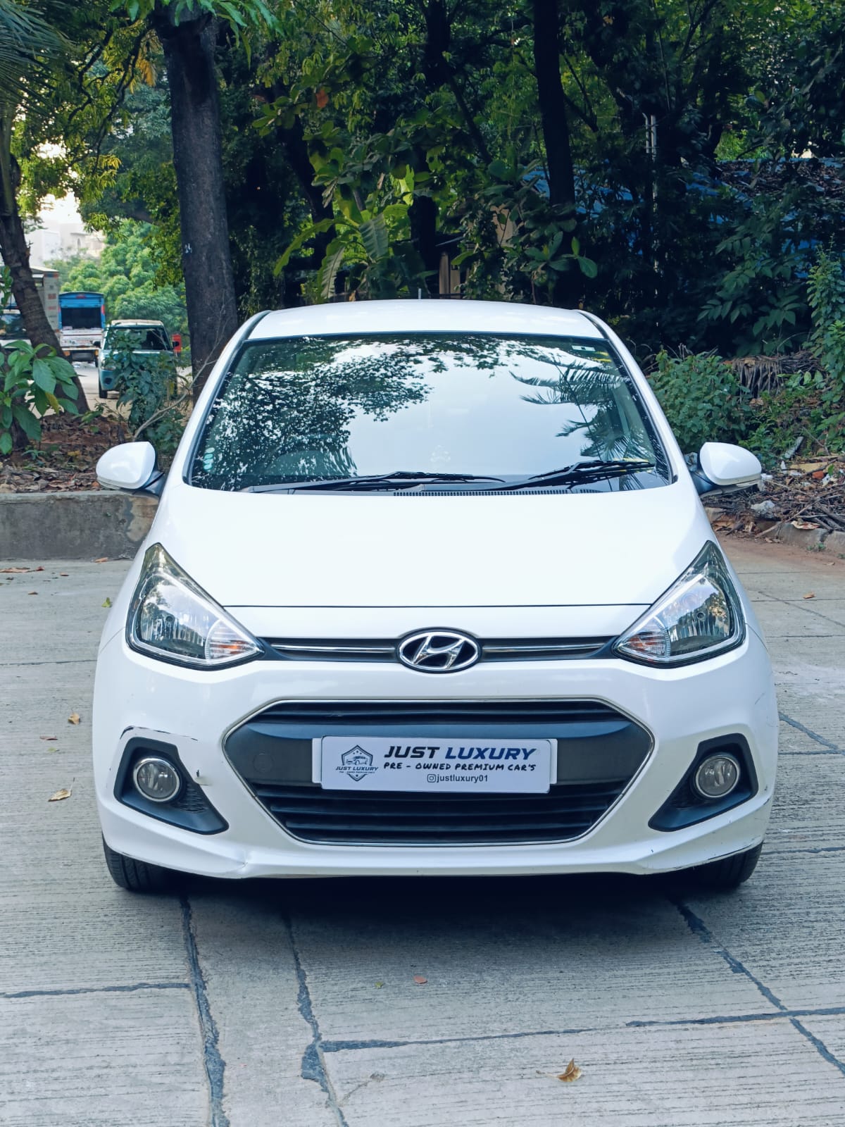 hyundai xcent (2015) - Image 7