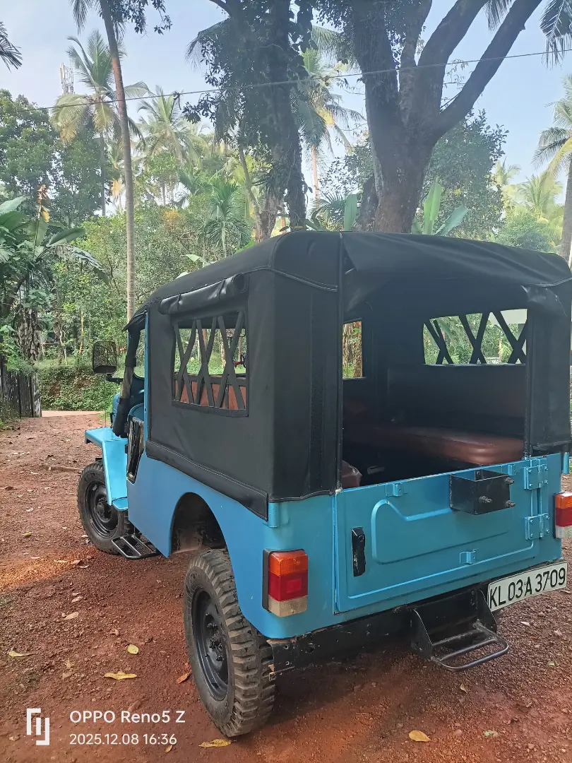 mahindra jeep (1993) - Image 8