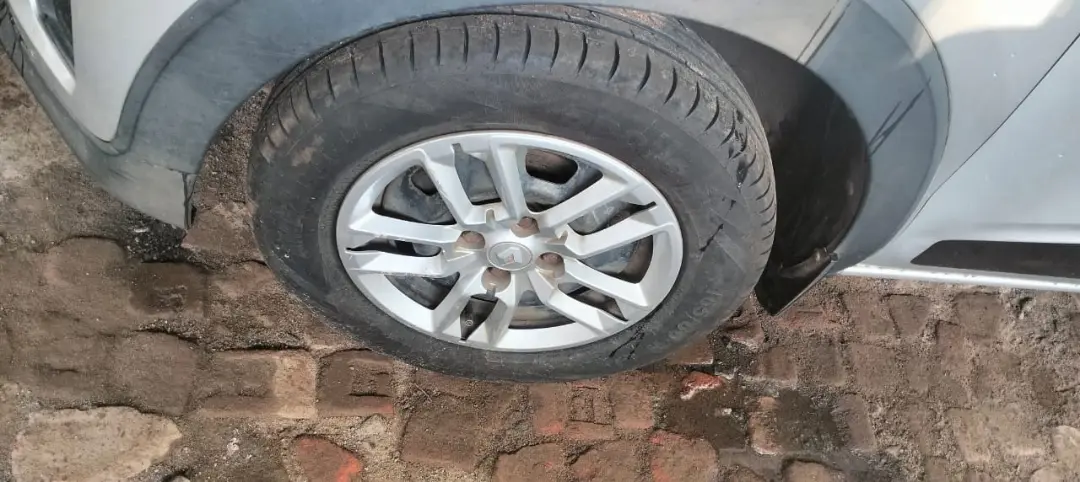 renault triber (2018) - Image 4