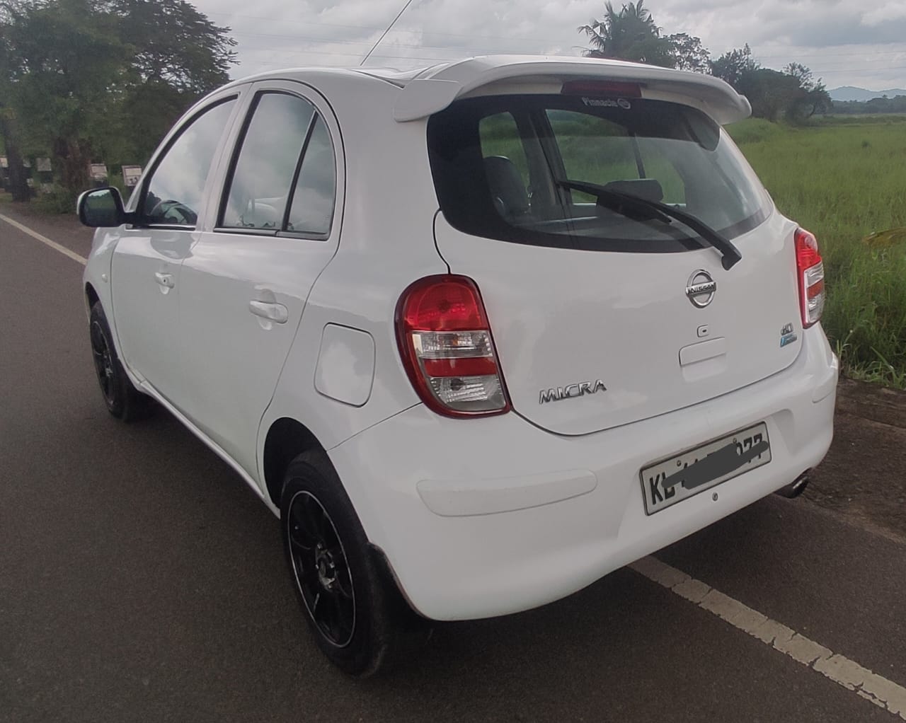 nissan micra (2011) - Image 7