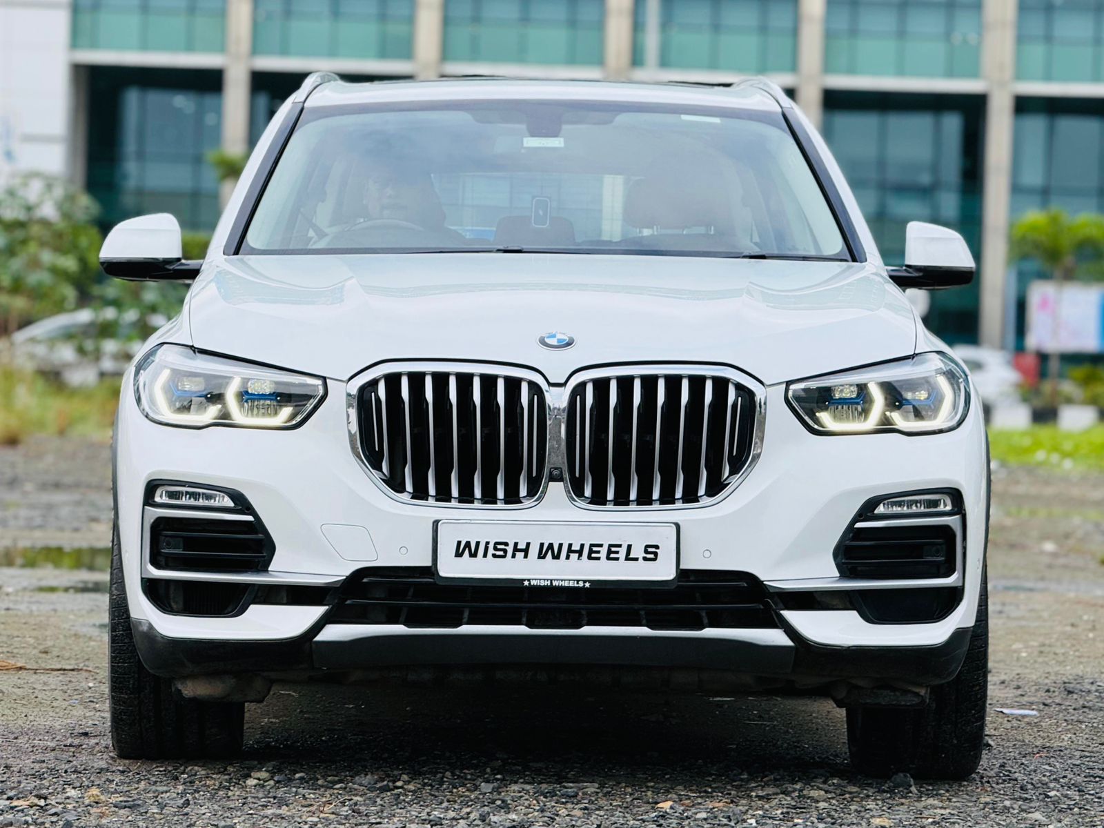 bmw x5 (2020) - Image 2