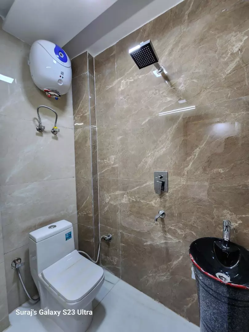 3bhk  3bhk semi furnished floor with lift and Car parking 90% bank - Image 8