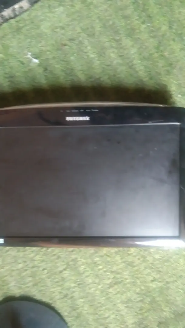 Samsung Monitor black colour - Image 5