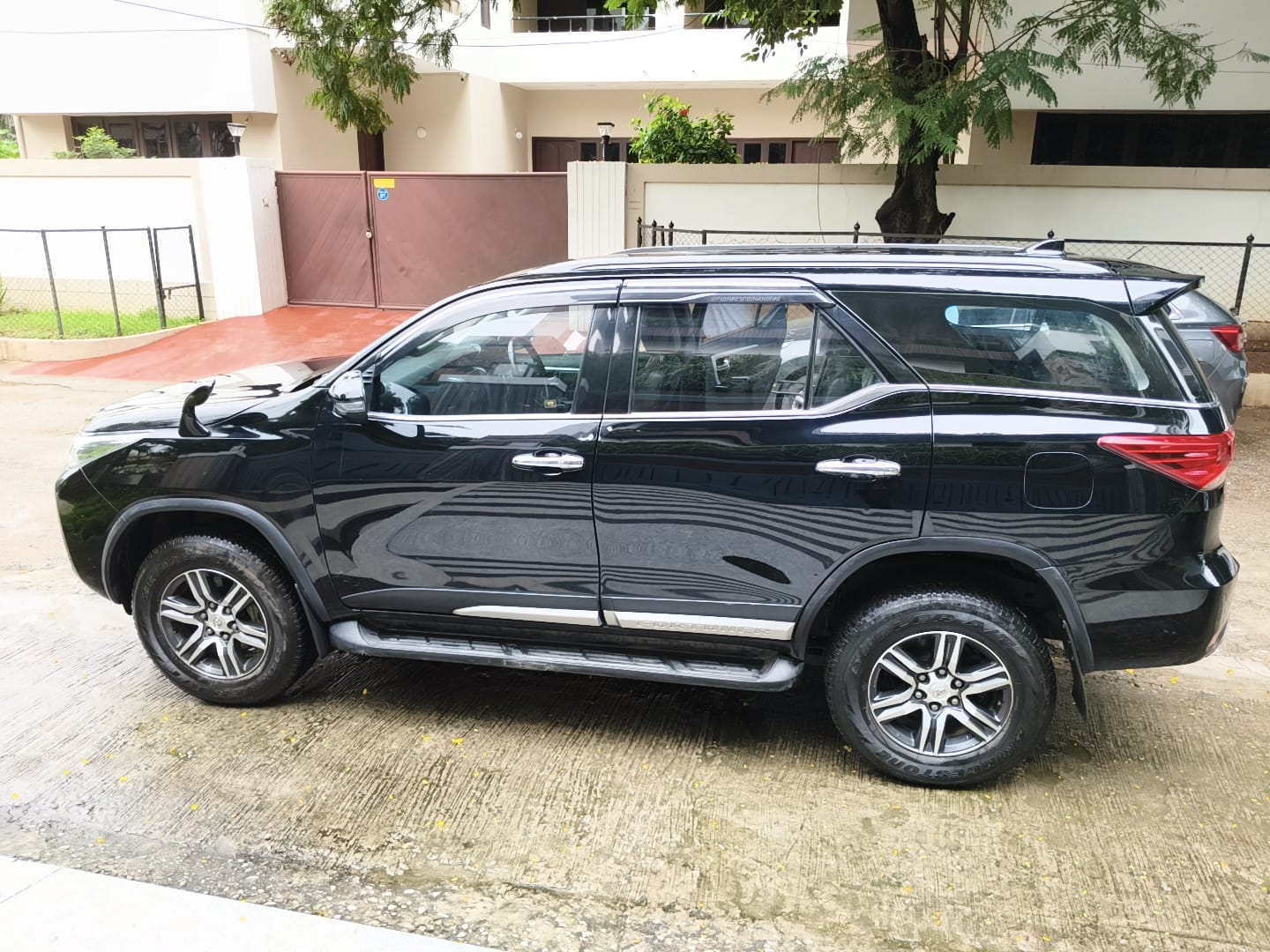 toyota fortuner (2019) - Image 9