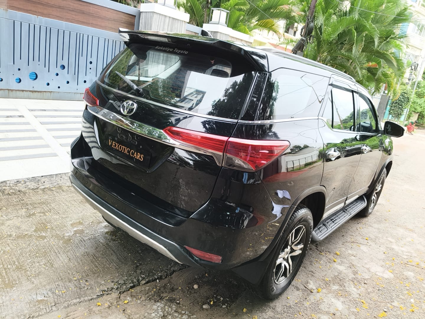 toyota fortuner (2019) - Image 10