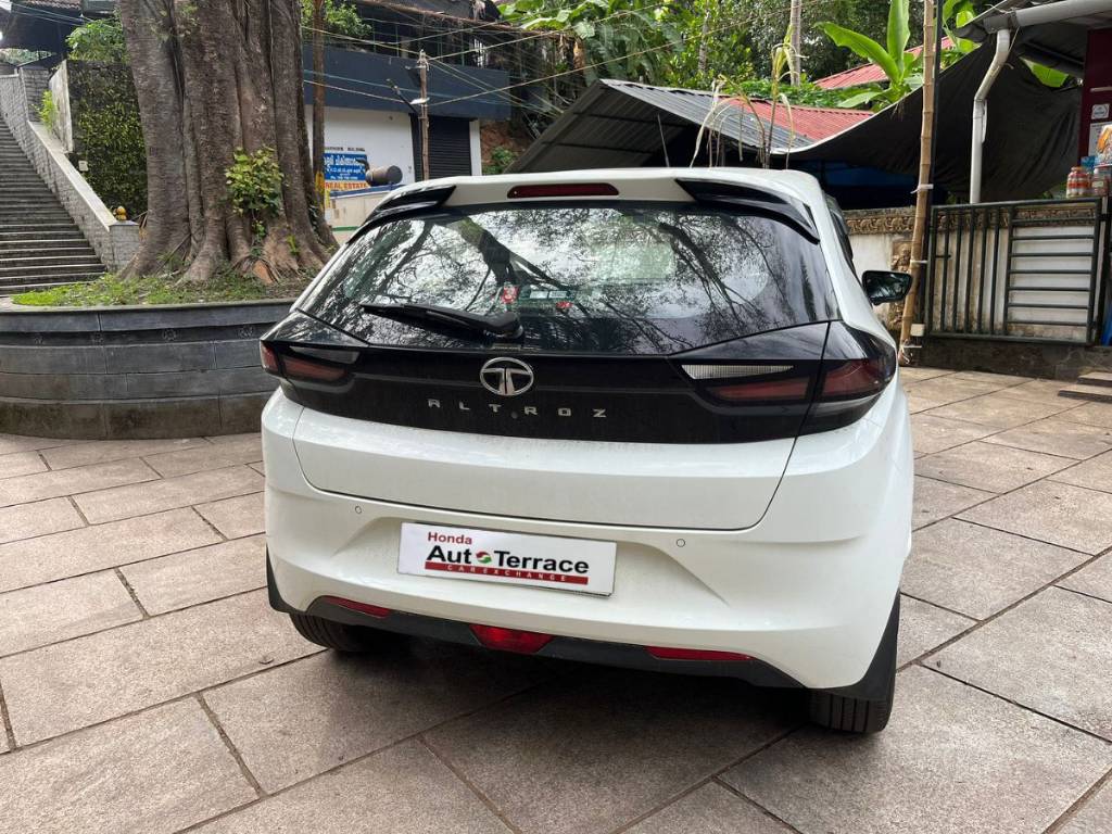 tata altroz (2021) - Image 10