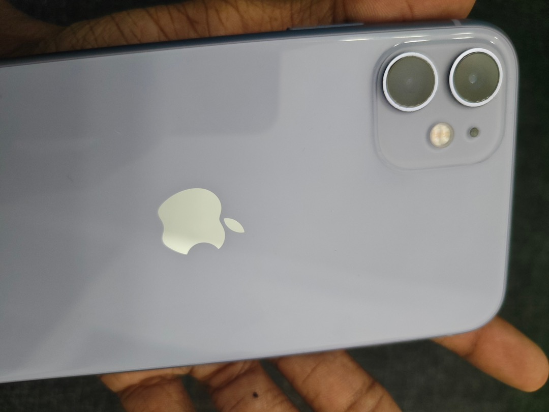 Iphone 11 purple 128gb brand new condition - Image 4